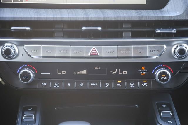 Used 2023 Kia Telluride EX w/ EX Captain's Chair Package image 15