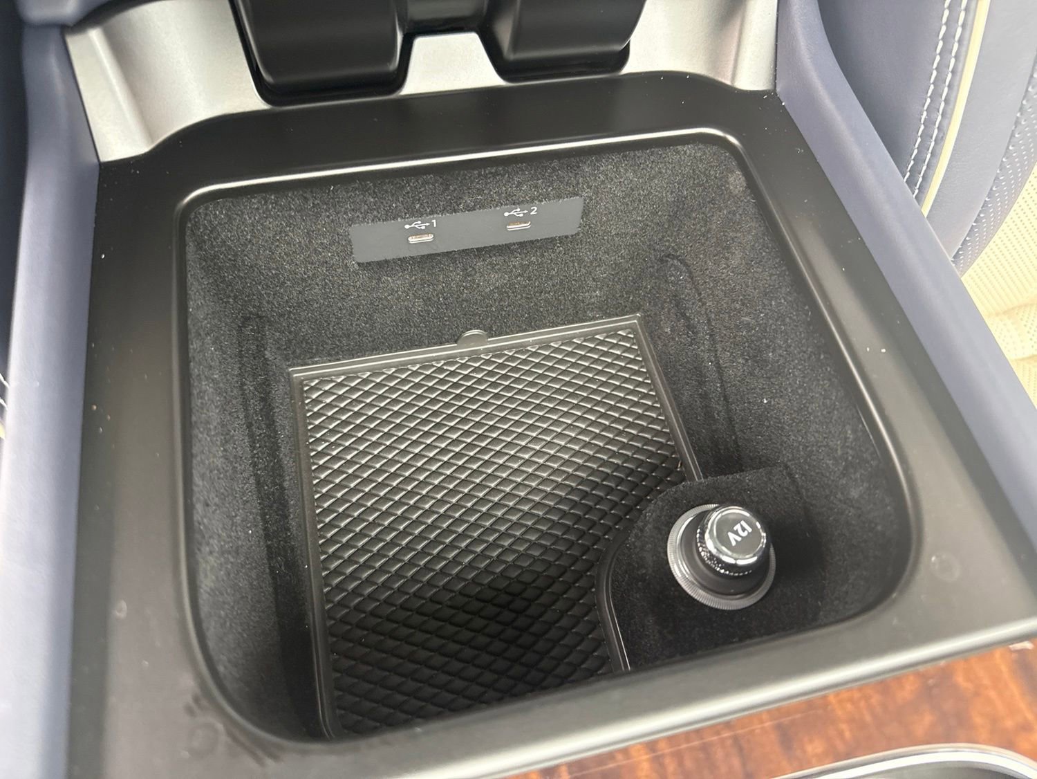 Used 2025 Bentley Bentayga AWD/4WD image 19