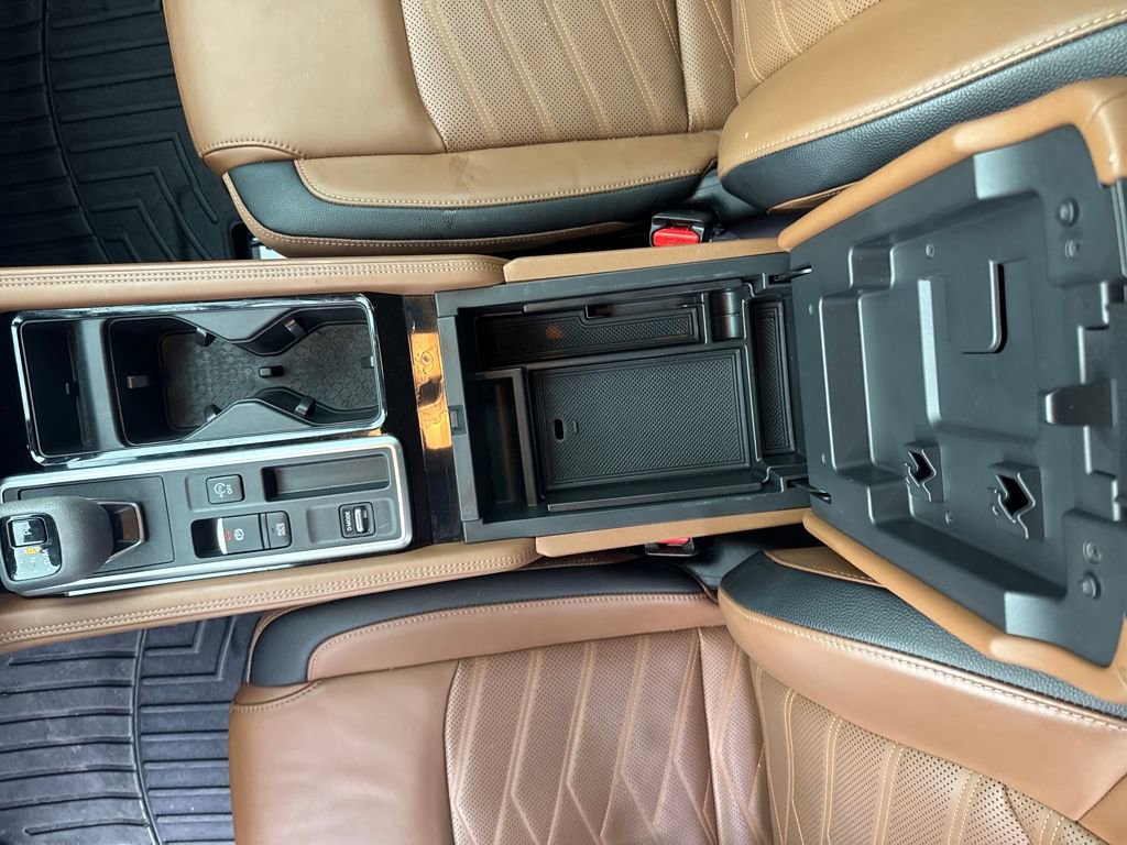 Used 2024 Nissan Pathfinder Platinum w/ Cargo Package image 25