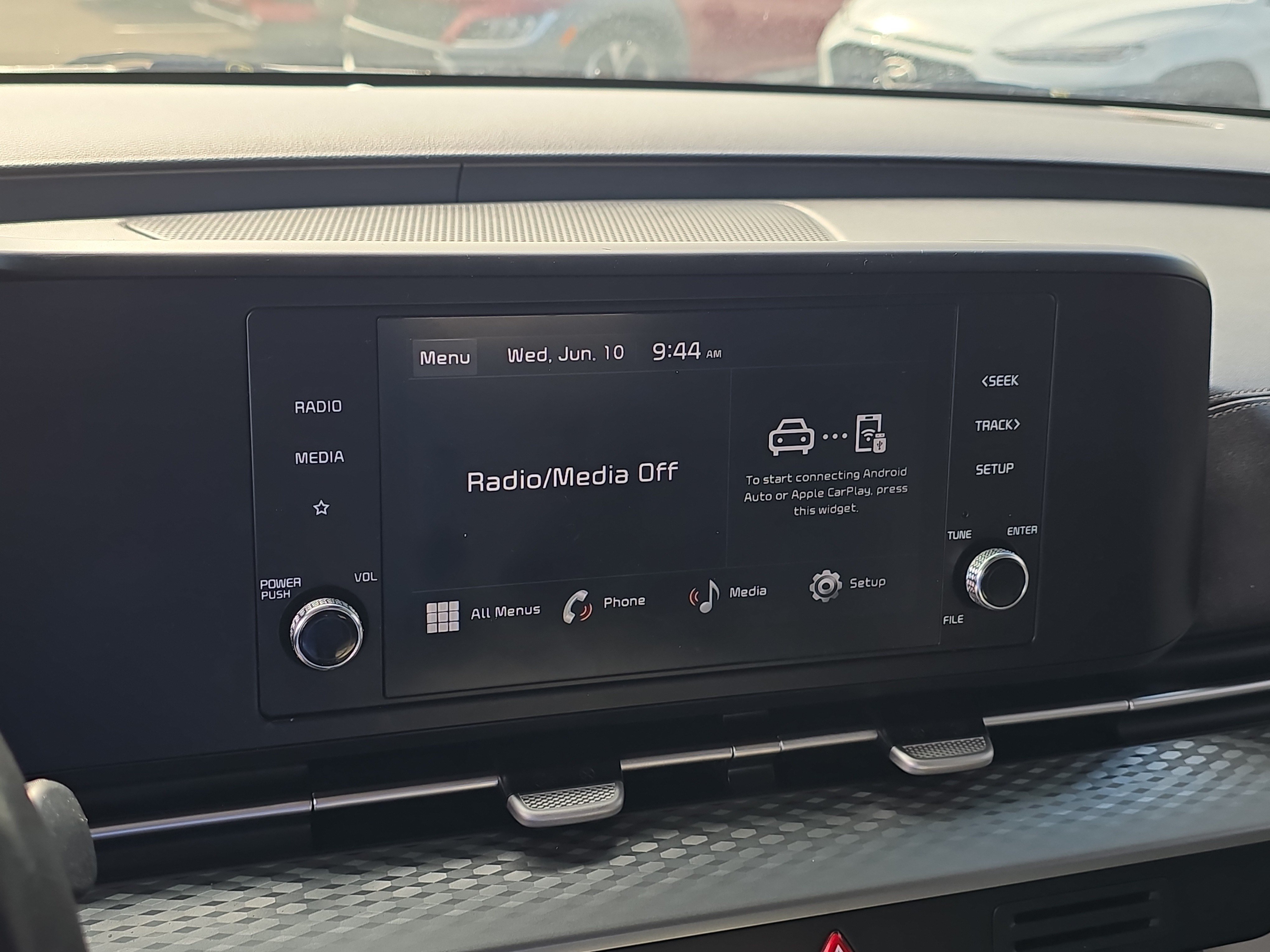Used 2023 Kia Carnival LX FWD image 23