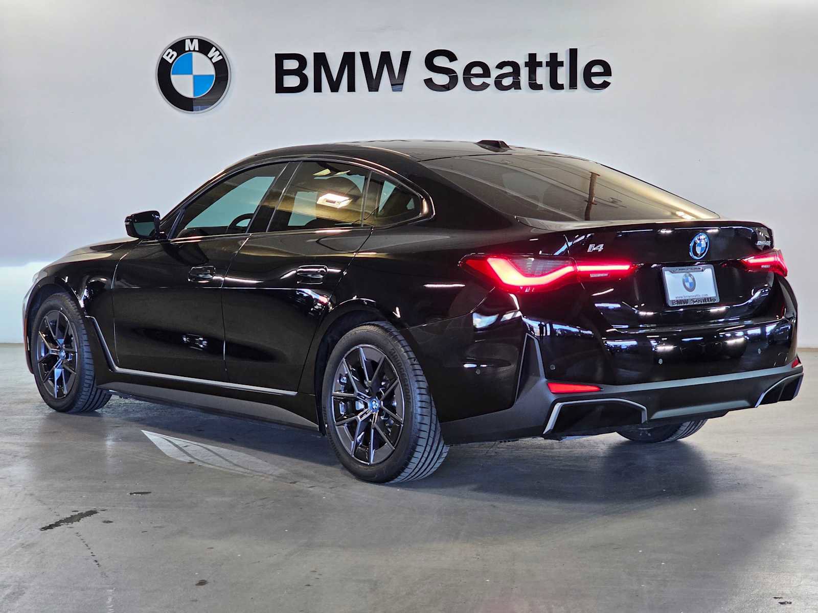 Certified 2023 BMW i4 eDrive35 w/ Premium Package RWD image 4