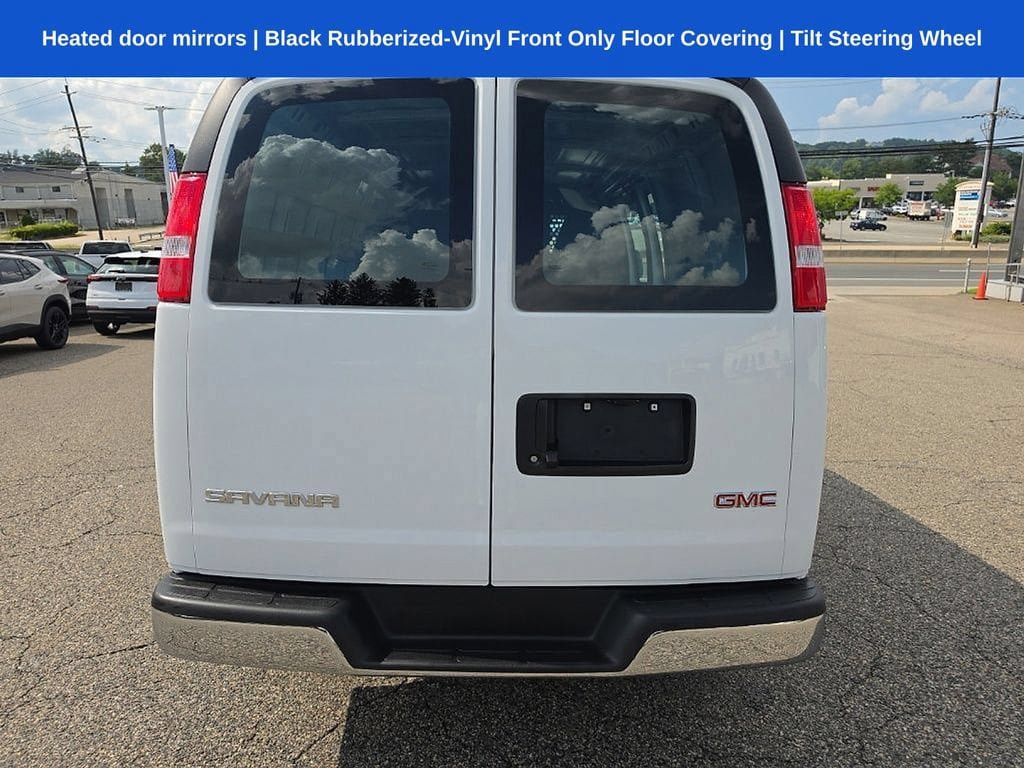 Used 2025 GMC Savana 2500 w/ Driver Convenience Package RWD image 4