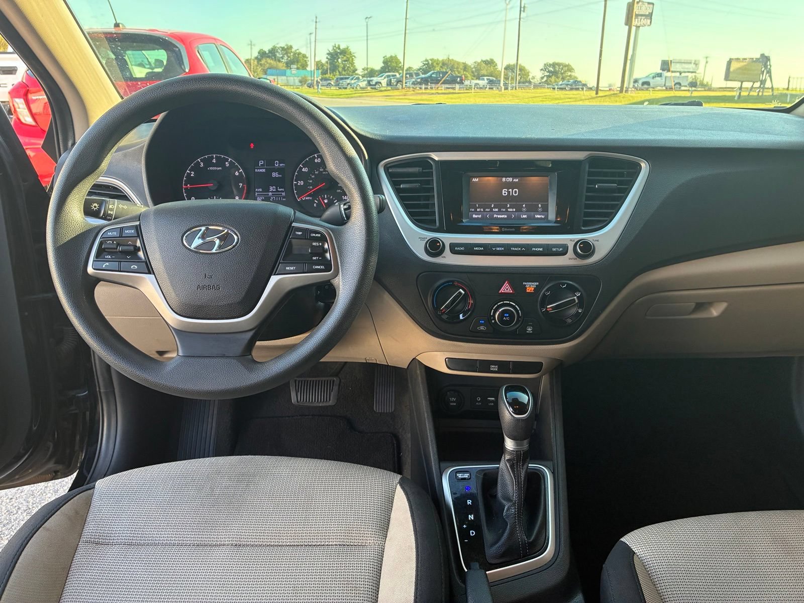 Used 2022 Hyundai Accent SE FWD image 4