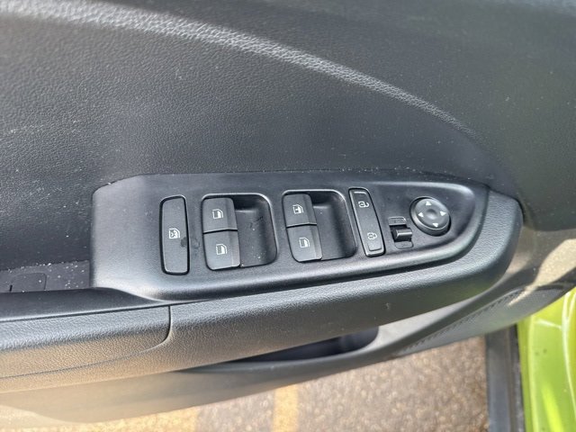 Used 2022 Hyundai Venue SE image 16