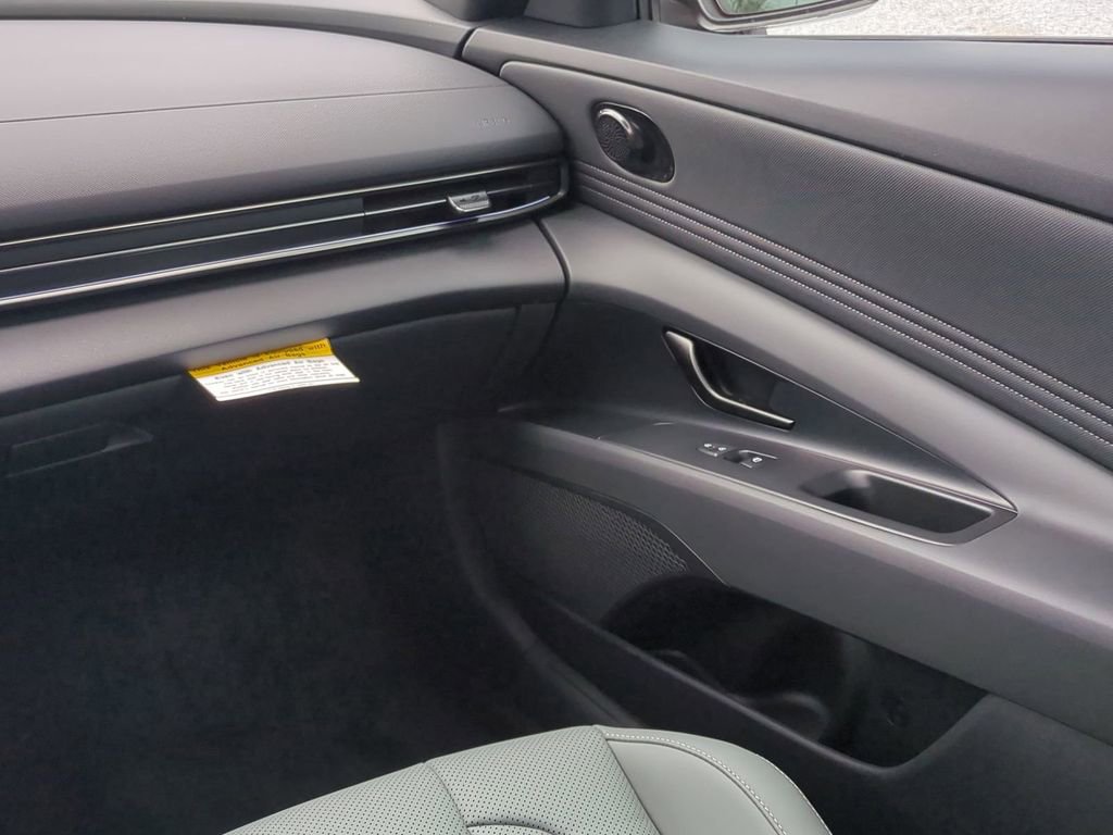 New 2026 Hyundai Elantra Limited image 18