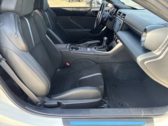 Used 2023 Toyota GR86 Premium RWD image 13