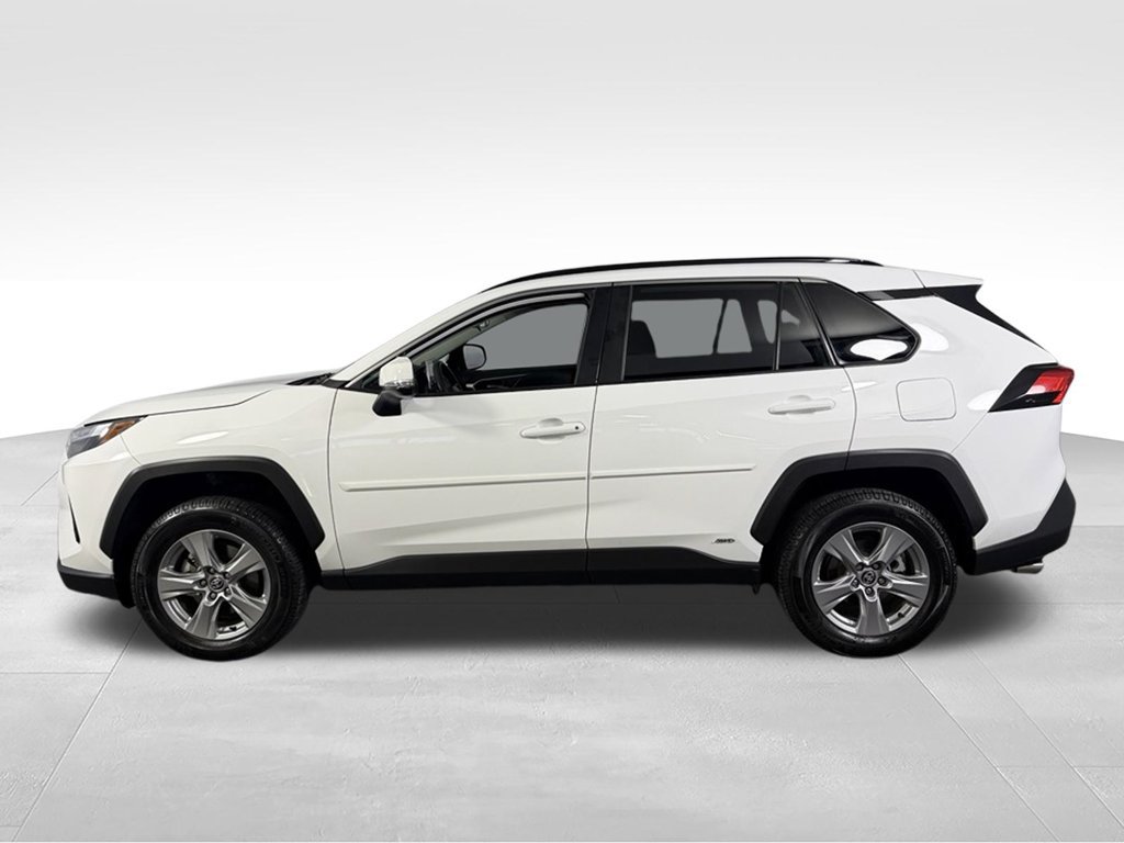 Used 2025 Toyota RAV4 XLE AWD/4WD image 9