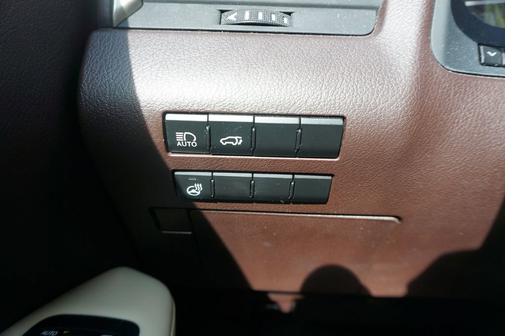 Used 2020 Lexus RX 350L Premium w/ Premium Package image 5