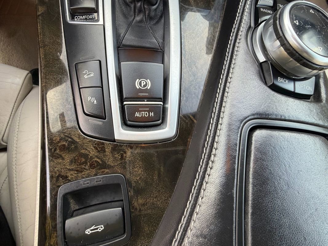 Used 2015 BMW 640i xDrive Convertible image 23