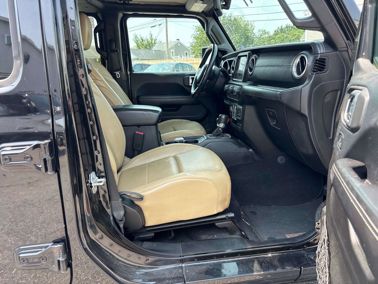 Certified 2018 Jeep Wrangler Unlimited Sahara w/ Dual Top Group AWD/4WD image 11