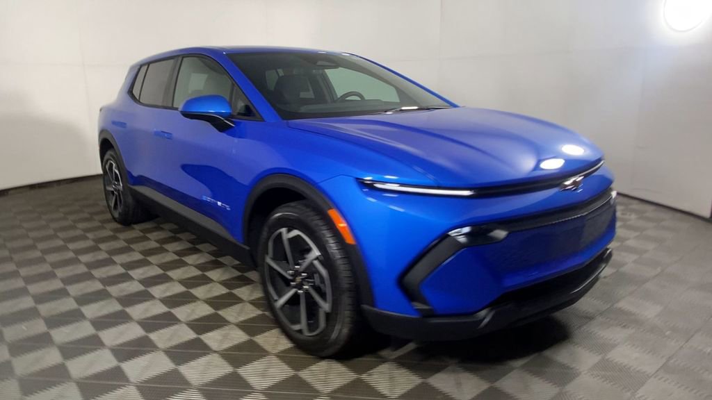 New 2026 Chevrolet Equinox EV LT image 3