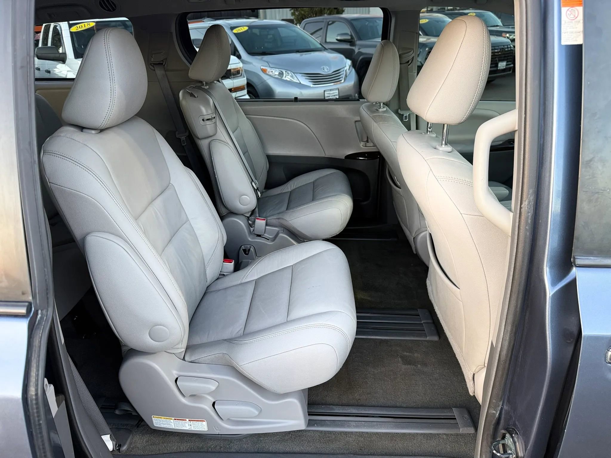 Used 2017 Toyota Sienna XLE w/ XLE Navigation Package FWD image 19