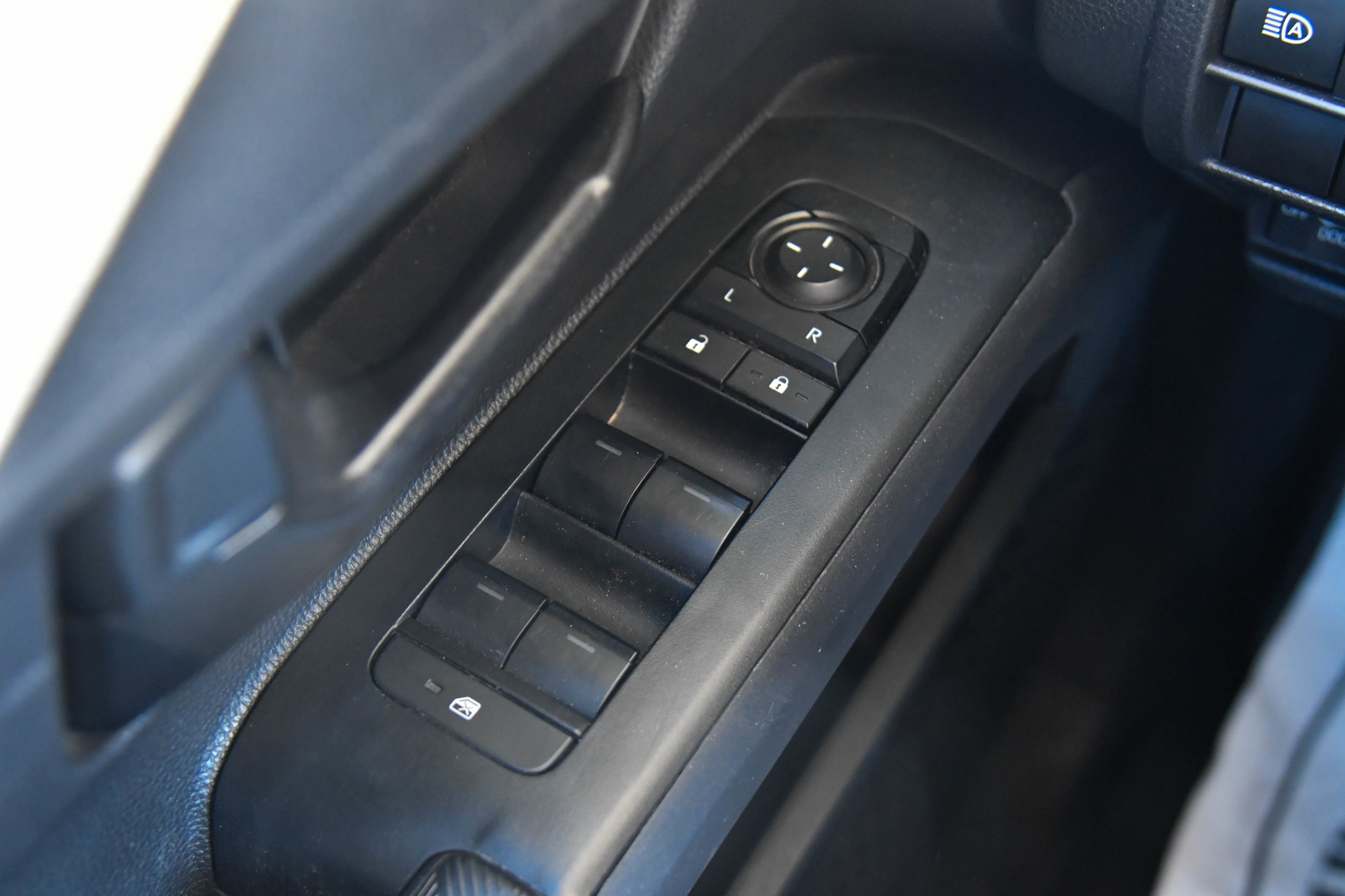 Used 2024 Toyota Tacoma SR5 image 35