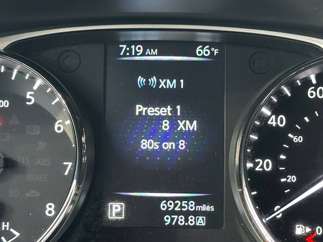 Used 2015 Nissan Rogue S FWD image 40