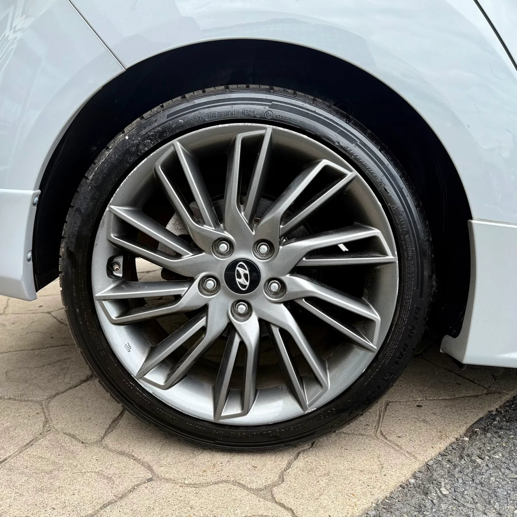 Used 2013 Hyundai Veloster RE:MIX Edition FWD image 41