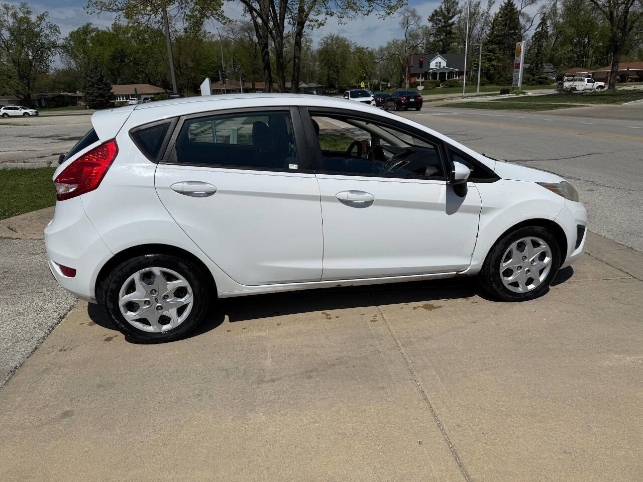 Used 2012 Ford Fiesta SE FWD image 9