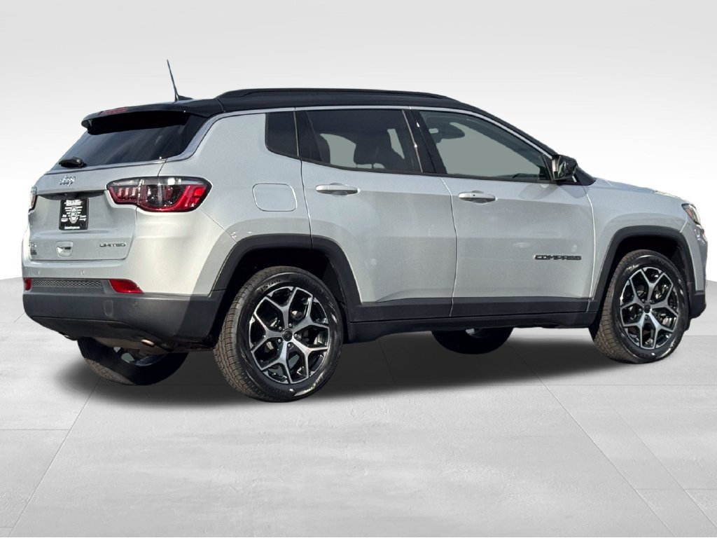Used 2025 Jeep Compass Limited AWD/4WD image 7