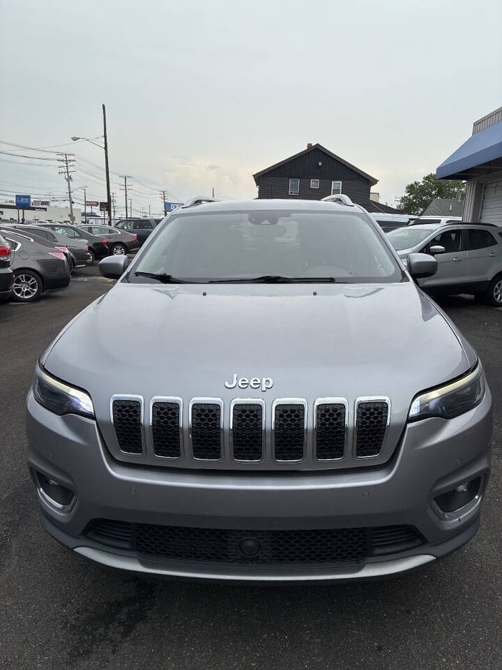 Used 2019 Jeep Cherokee Limited w/ Luxury Group FWD image 2