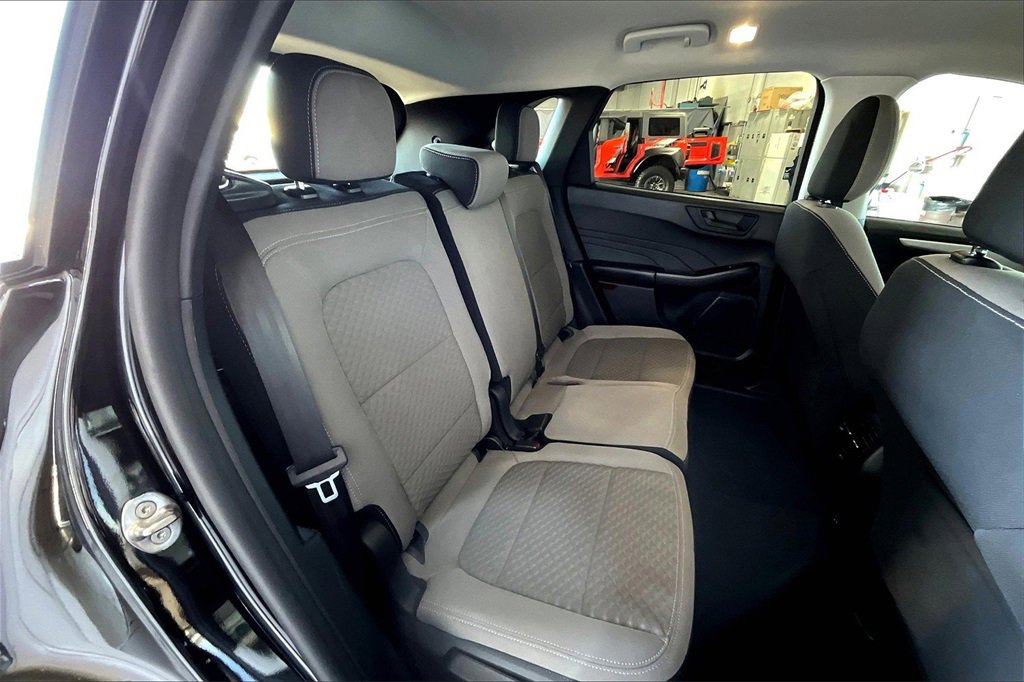 Certified 2022 Ford Escape SE w/ Cold Weather Package image 27