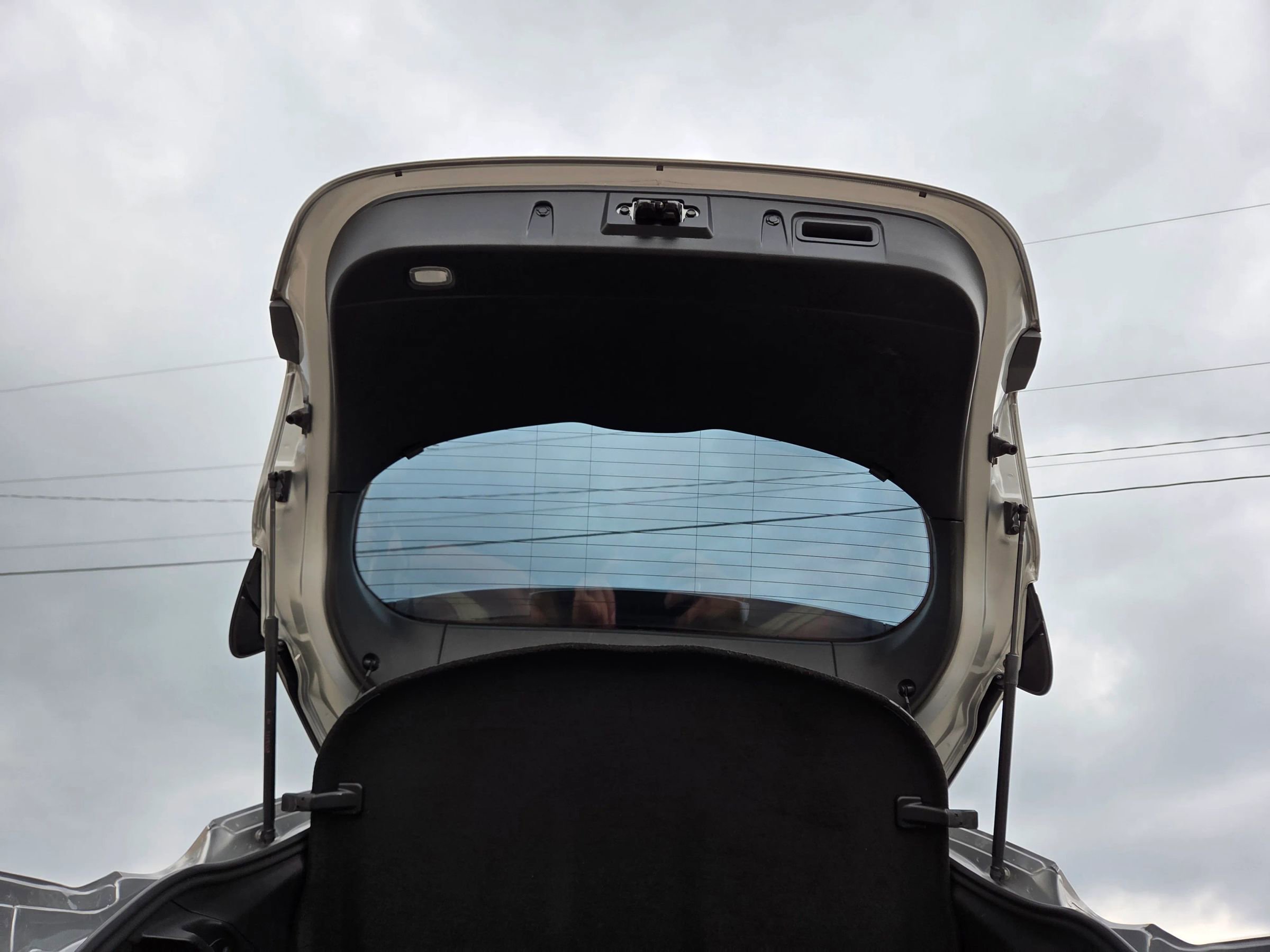 Used 2018 INFINITI QX30 AWD image 18