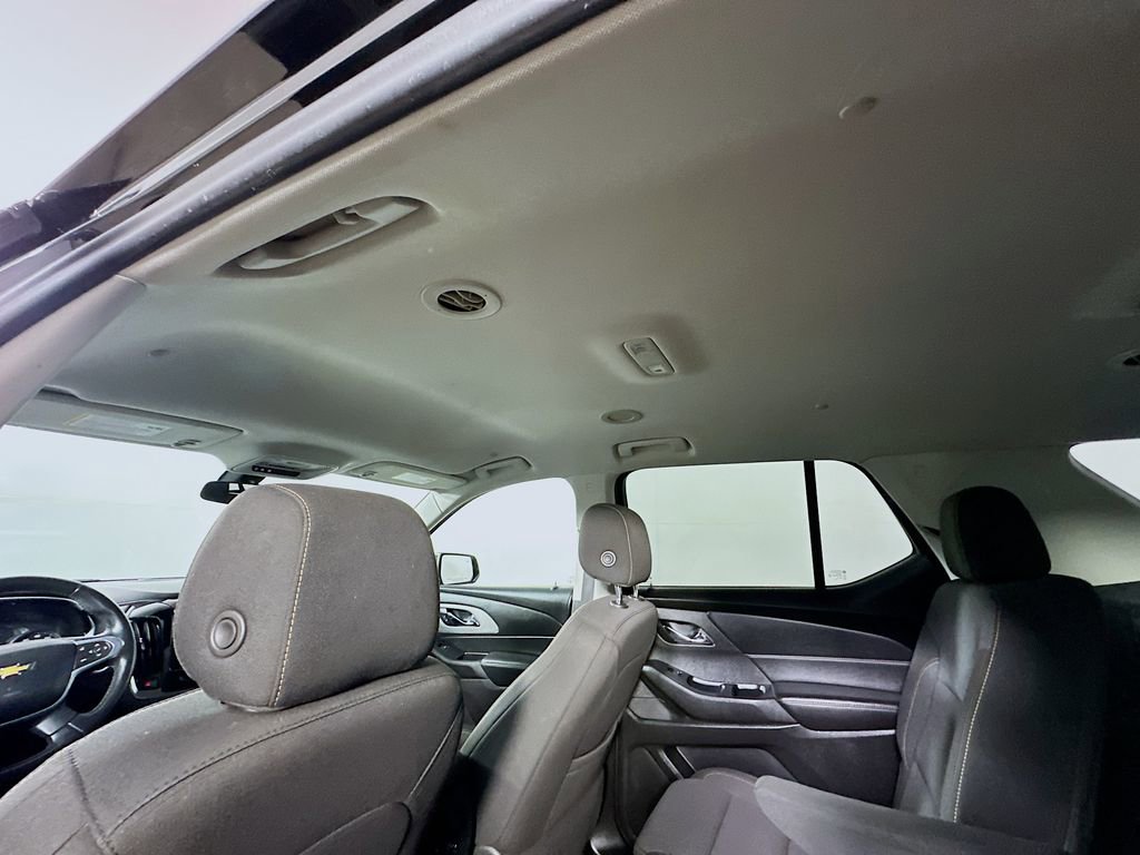 Used 2021 Chevrolet Traverse LT FWD image 13