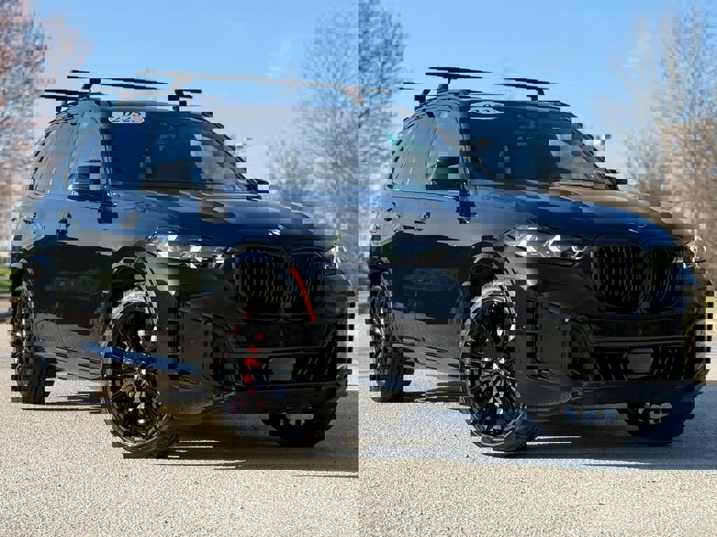 Used 2025 BMW X5 M60i image 2