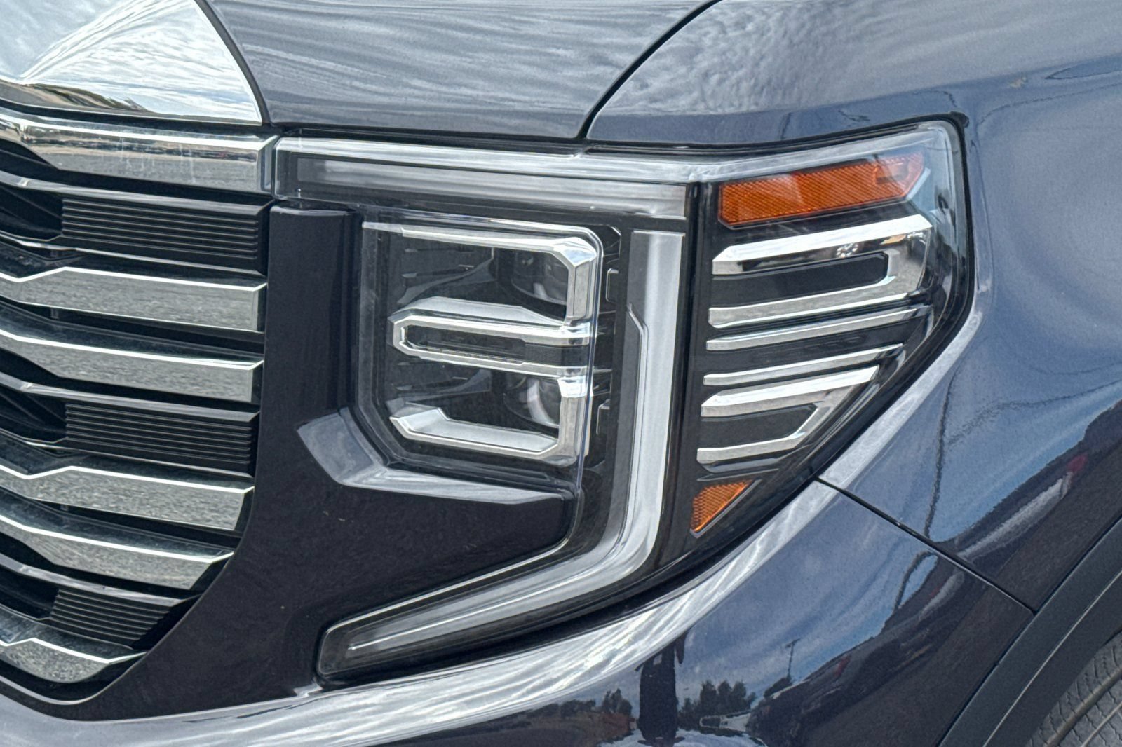 Used 2025 GMC Sierra 1500 SLT AWD/4WD image 49