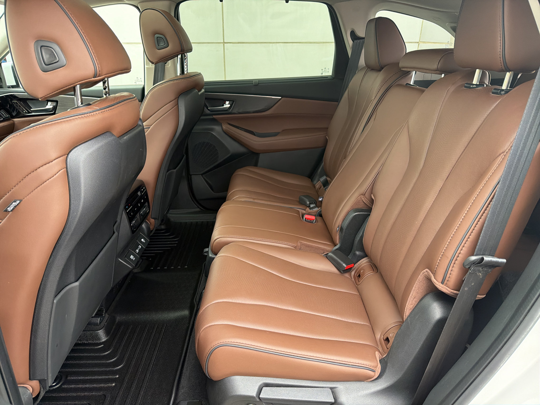 Certified 2024 Acura MDX w/ Advance Package AWD/4WD image 15