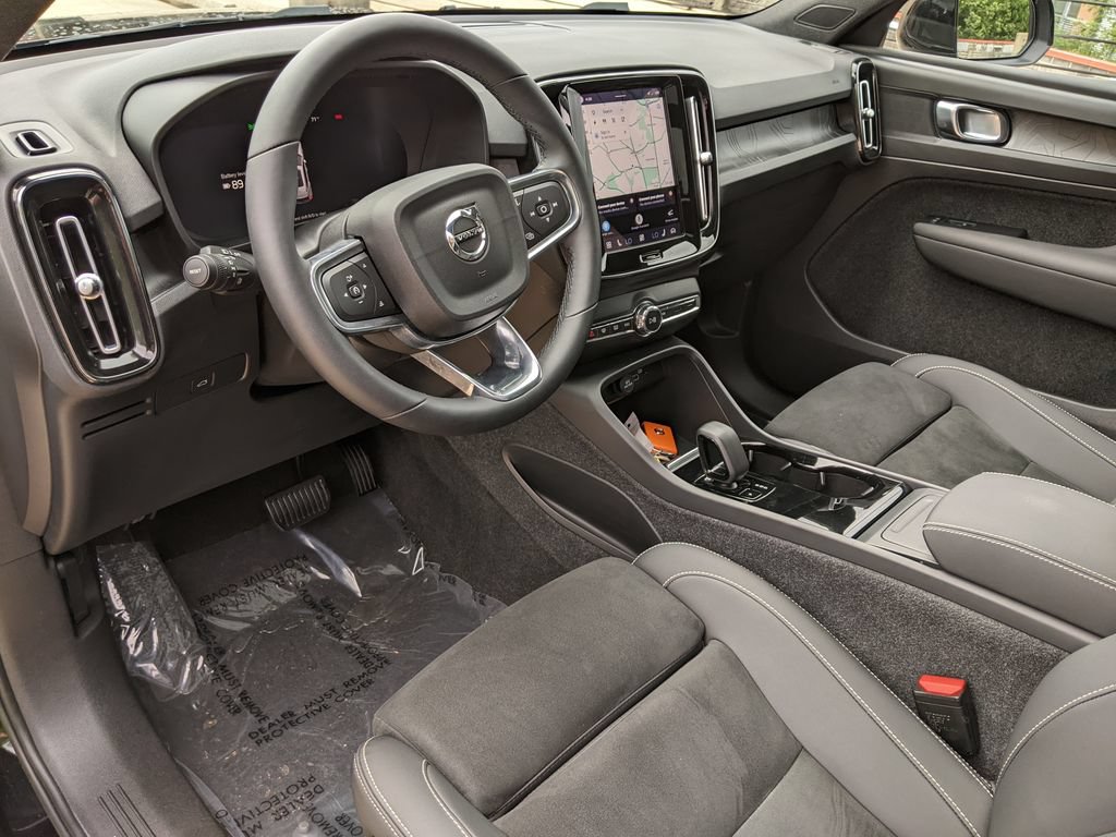 Certified 2023 Volvo XC40 Recharge Plus w/ Protection Package Premier AWD/4WD image 8
