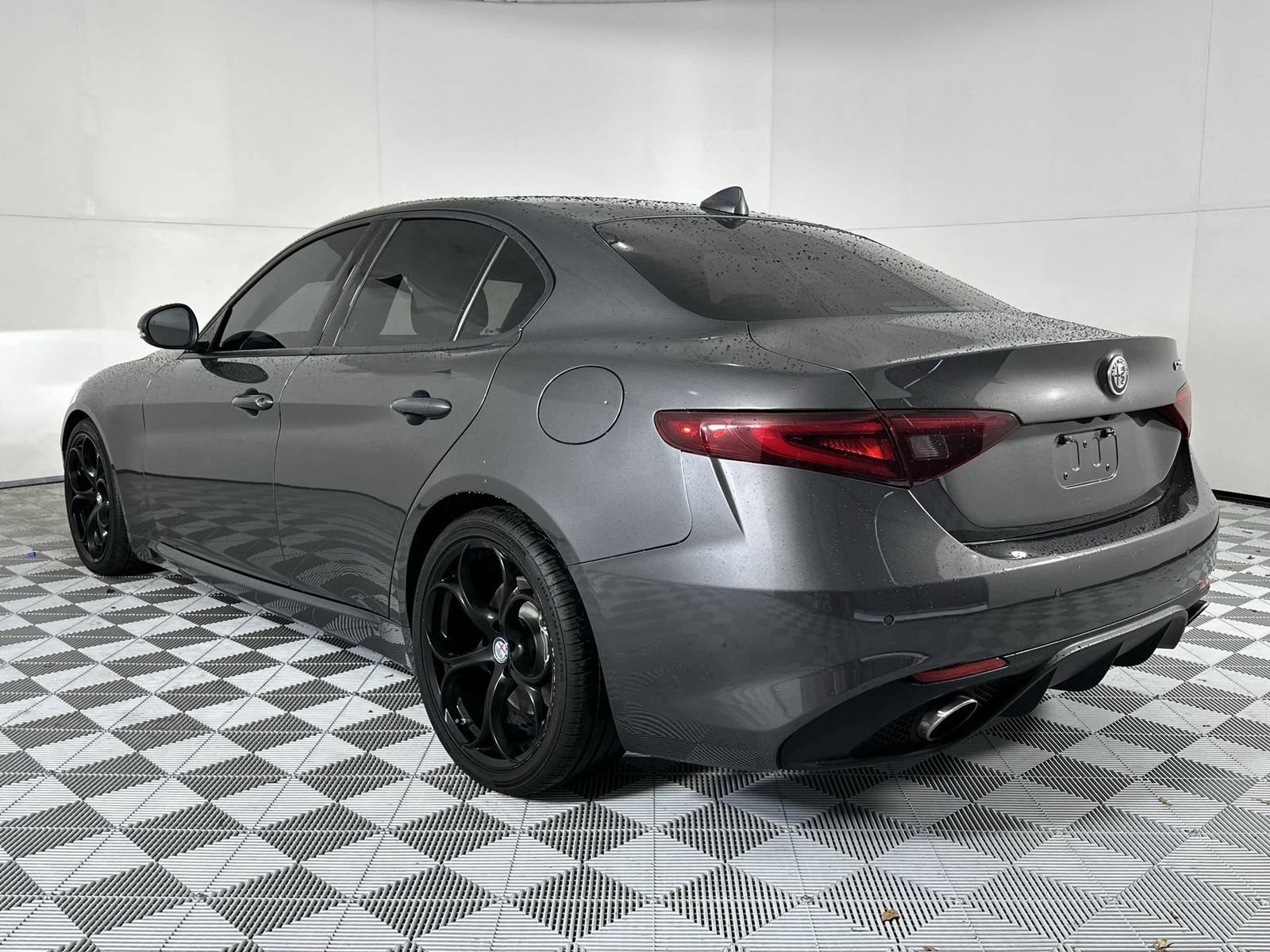 Used 2023 Alfa Romeo Giulia Sprint RWD image 6
