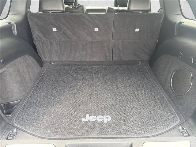 Used 2021 Jeep Grand Cherokee Summit AWD/4WD image 27