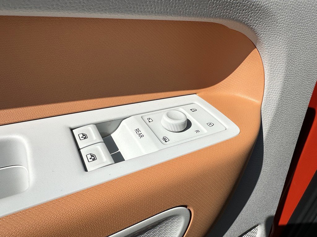 New 2025 Volkswagen ID. Buzz 1st Edition image 18