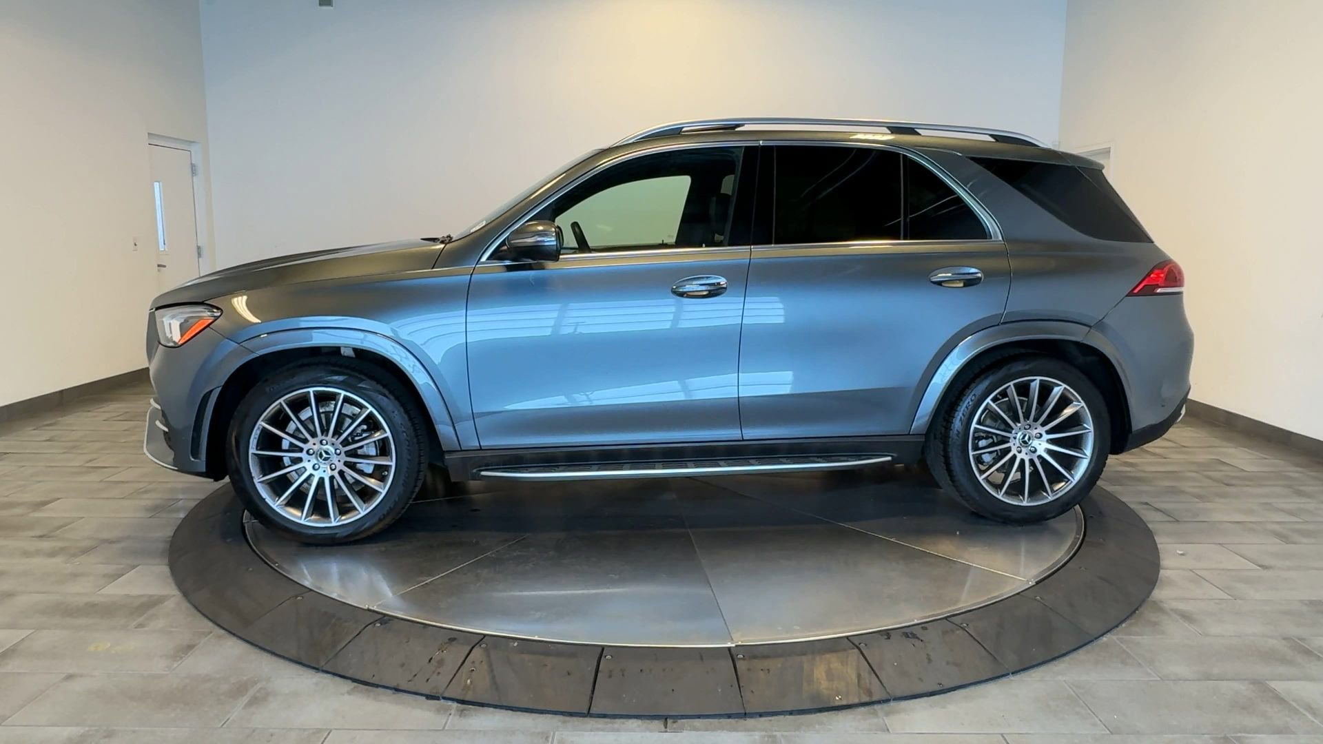 Used 2021 Mercedes-Benz GLE 350 4MATIC image 5