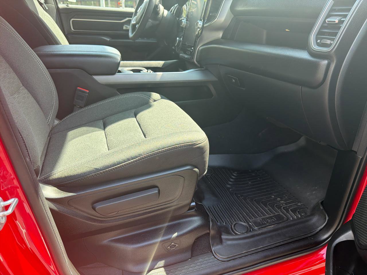 Used 2025 RAM 1500 Big Horn AWD/4WD image 25