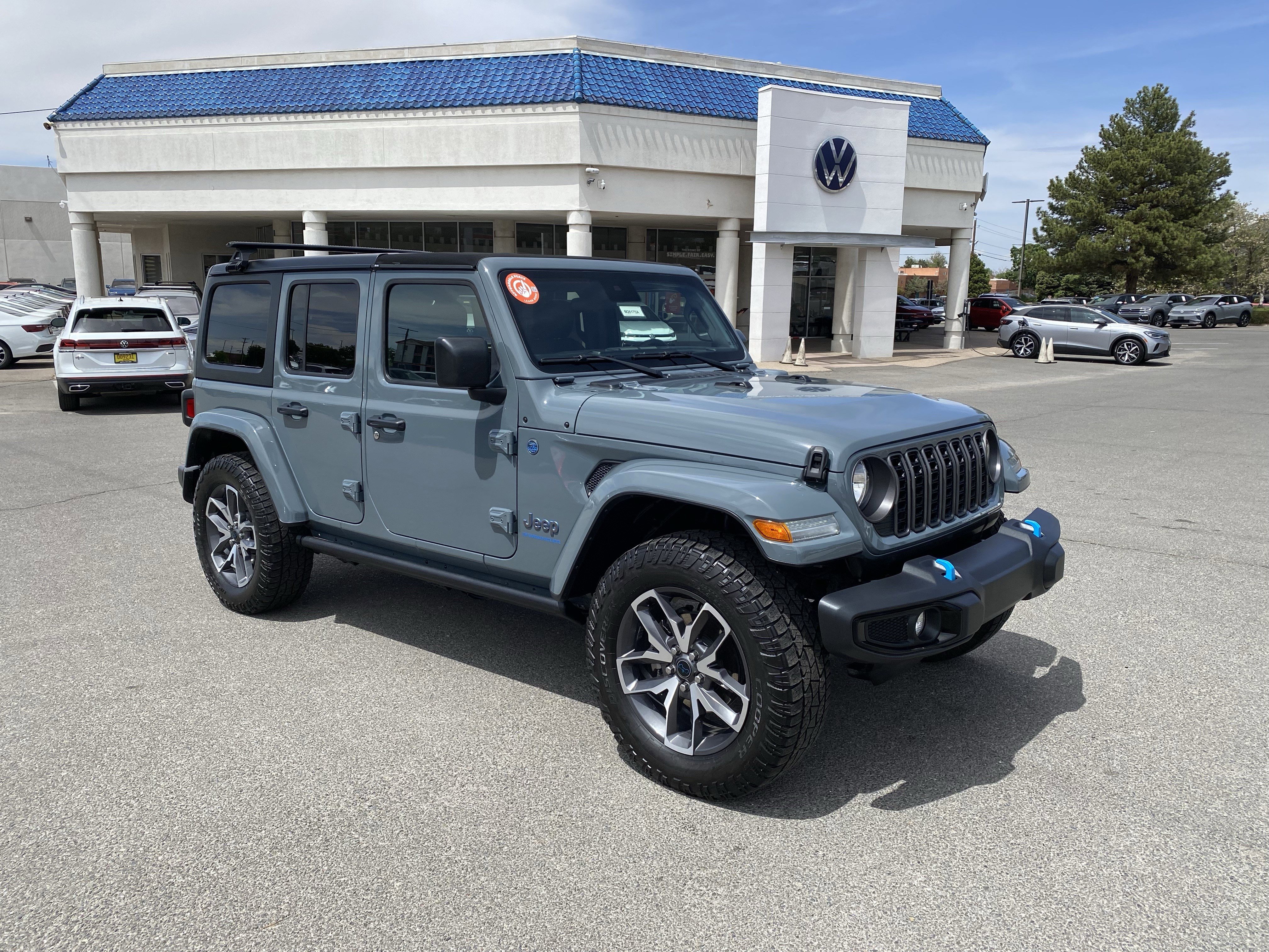 Used 2024 Jeep Wrangler Unlimited w/ Technology Group AWD/4WD image 94