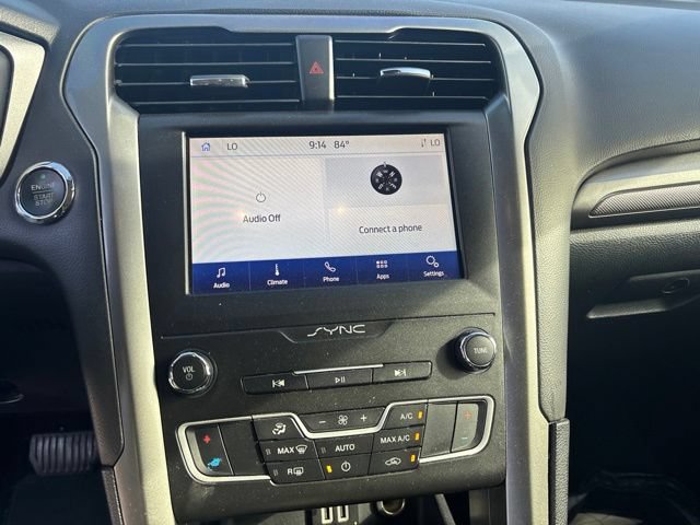 Used 2020 Ford Fusion SE FWD image 12