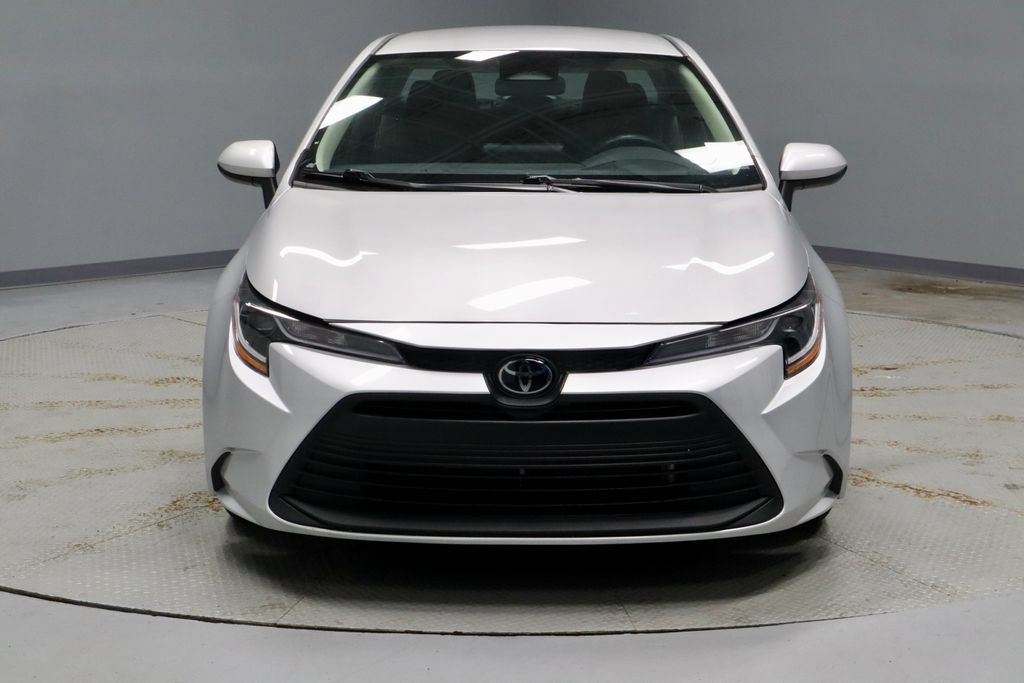 Used 2025 Toyota Corolla LE FWD image 6
