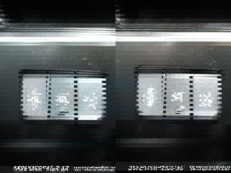 Used 2018 Chevrolet Suburban Premier image 22