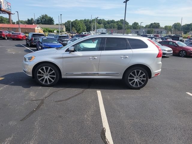 Used 2017 Volvo XC60 T6 Inscription w/ Climate Package AWD/4WD image 4