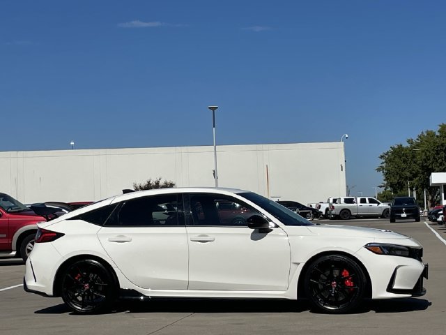 Used 2024 Honda Civic Type R image 3