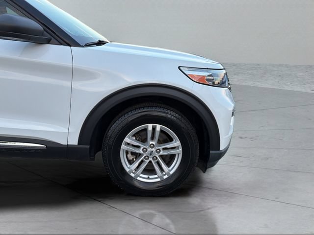 Used 2023 Ford Explorer XLT AWD/4WD image 30