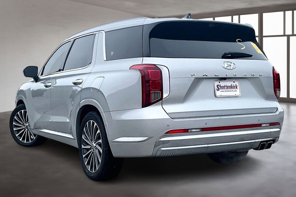 Used 2024 Hyundai Palisade Calligraphy image 4