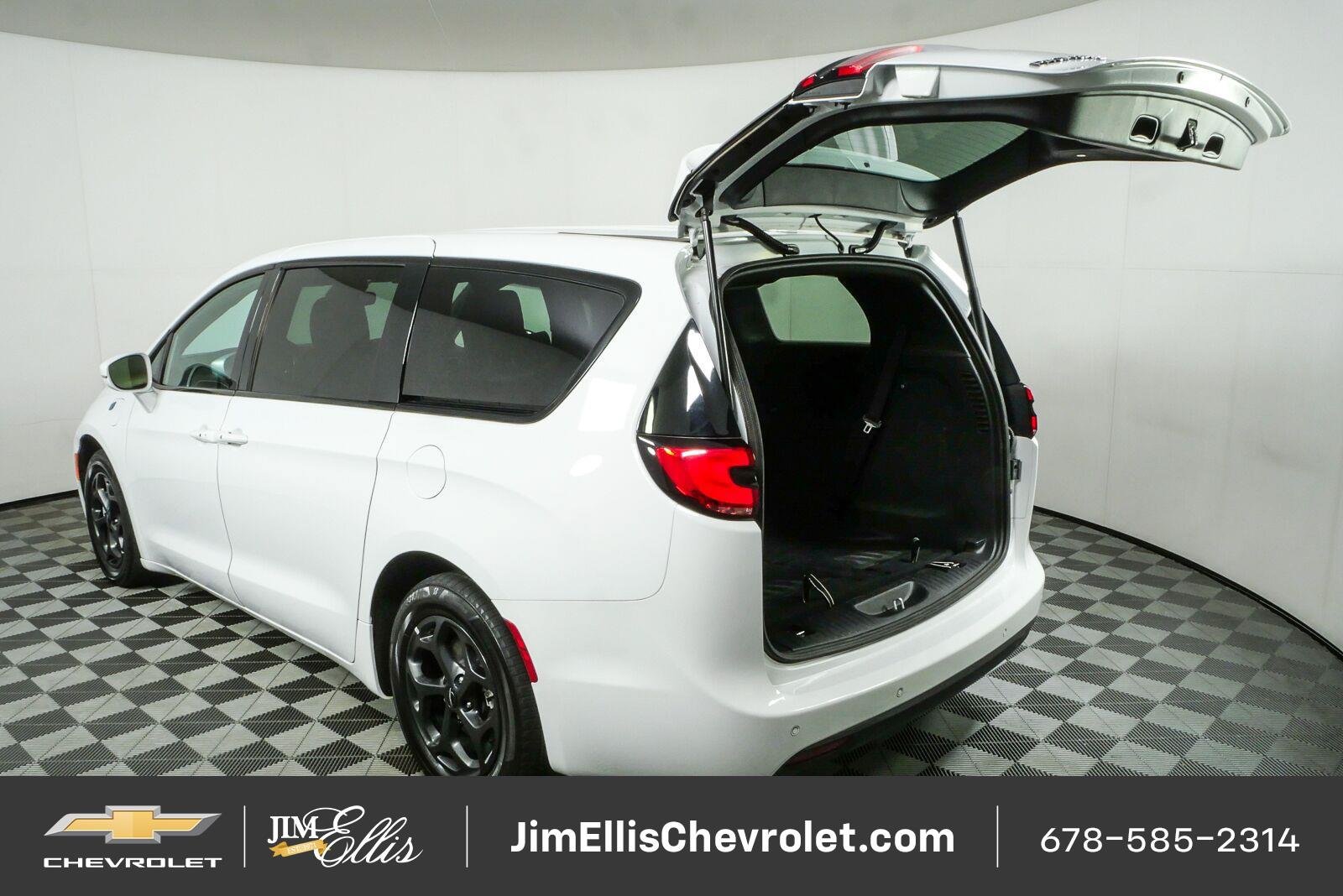 Used 2022 Chrysler Pacifica Touring-L w/ S Appearance Package FWD image 32