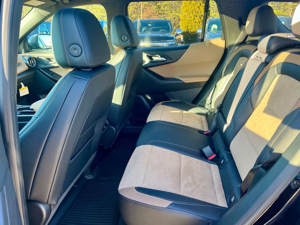 New 2026 Chevrolet Equinox ACTIV w/ Convenience Package III FWD image 25