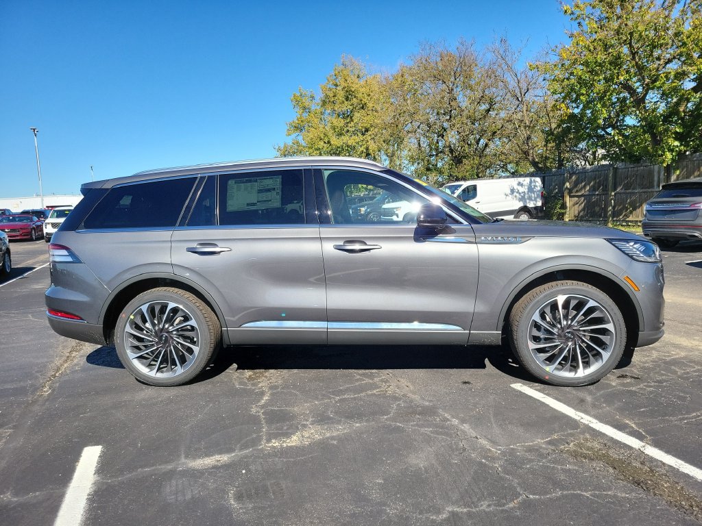 New 2027 Lincoln Aviator Reserve AWD/4WD image 3