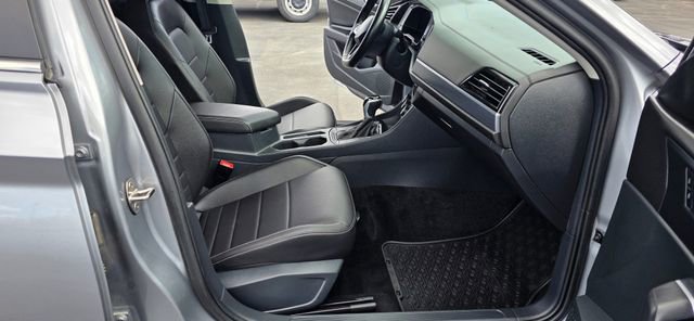 Used 2023 Volkswagen Jetta SE image 15