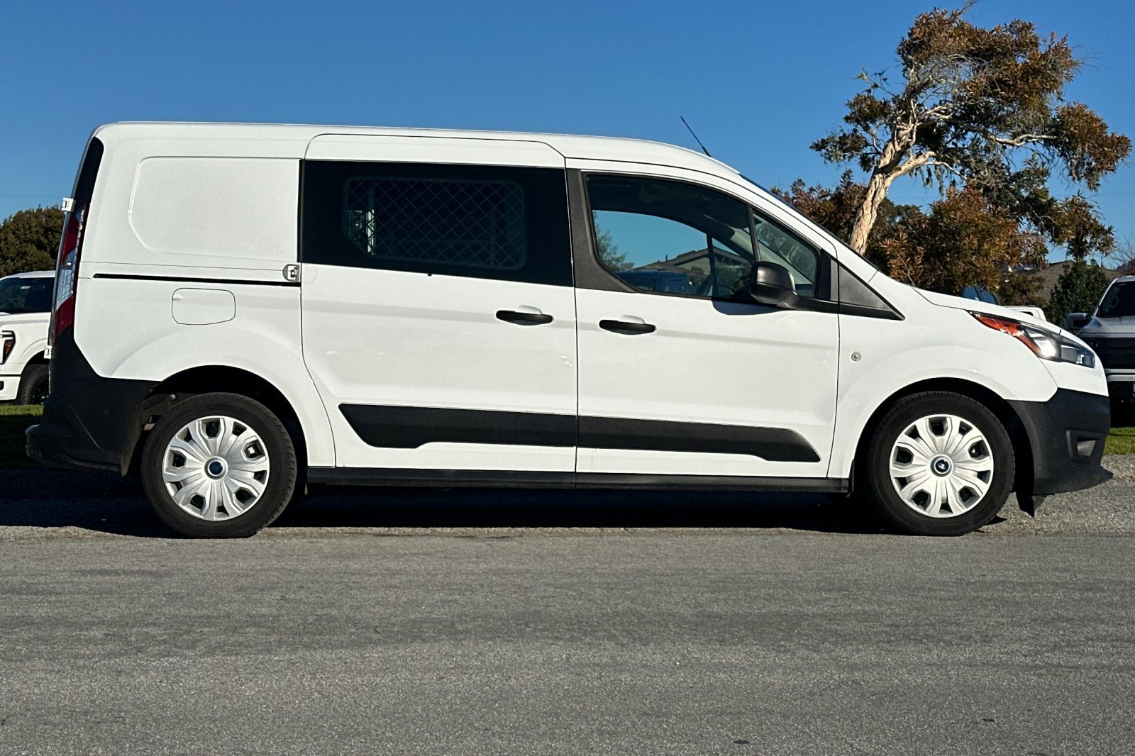 Used 2023 Ford Transit Connect XL image 6