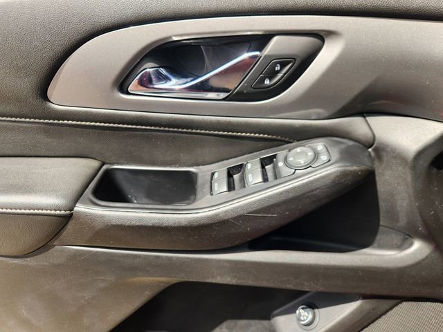 Used 2023 Chevrolet Traverse LT FWD image 21