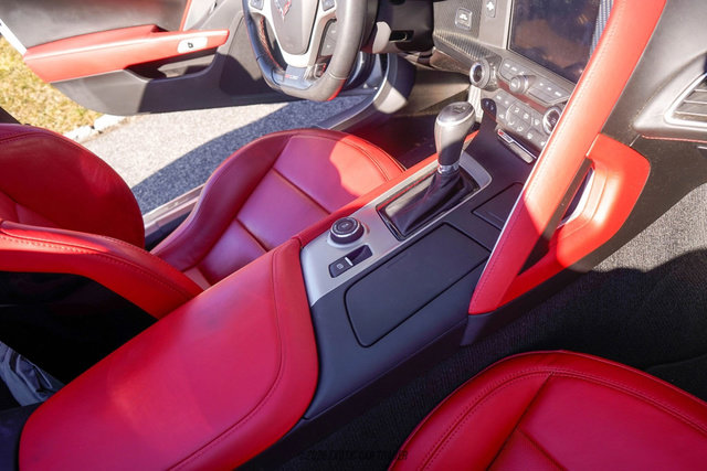 Used 2015 Chevrolet Corvette Z06 w/ 3LZ Preferred Equipment Group RWD image 45