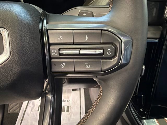 Used 2025 GMC Yukon AT4 w/ AT4 Premium Plus Package AWD/4WD image 20